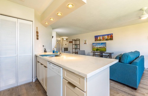 Kihei Condo | Maui Sunset #B-417 Spacious, Renovated Unit, Oceanfront Complex, Full A/C