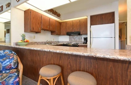 Honokowai Condo | Maui Sunsets - Sleeps 4 - Papakea D204