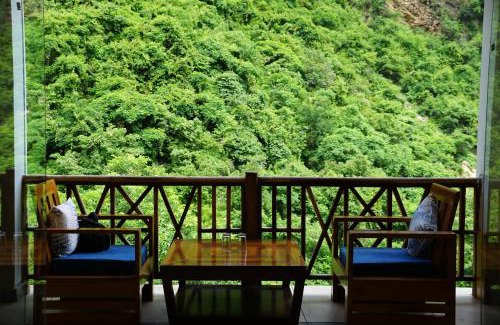 Dunda Hotel | Maulyar Forest Resort