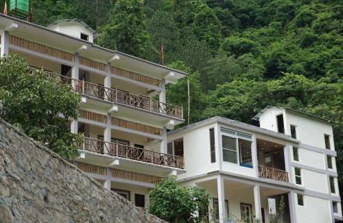 Dunda Hotel | Maulyar Forest Resort