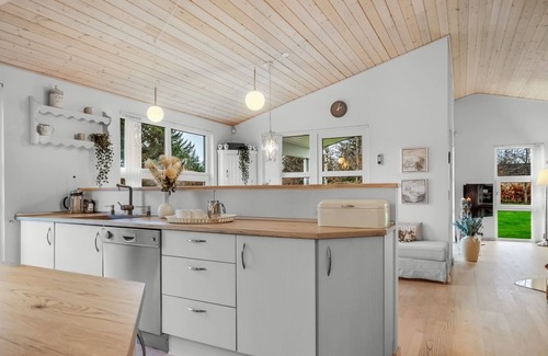 Hou House | "Maunu" - from the sea by Interhome