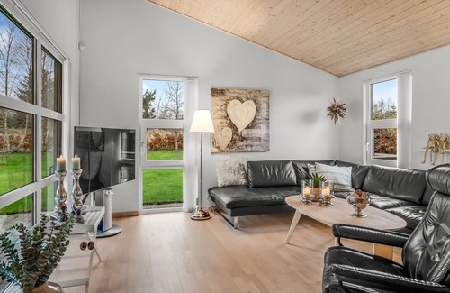 Hou House | "Maunu" - from the sea by Interhome