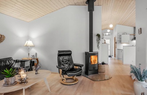 Hou House | "Maunu" - from the sea by Interhome