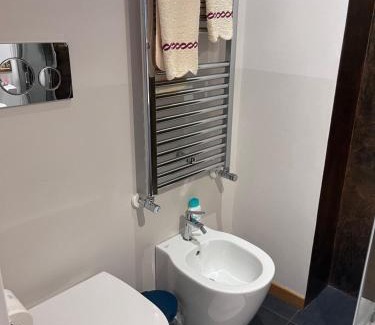 Madonna del Pilone Bed & Breakfast | Maurizietta camera privata con bagno