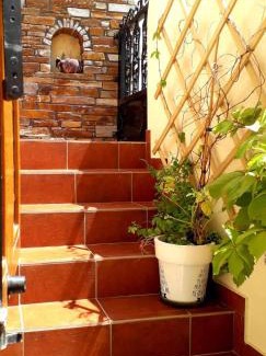 Naxos Town Apartment | Maury Down town