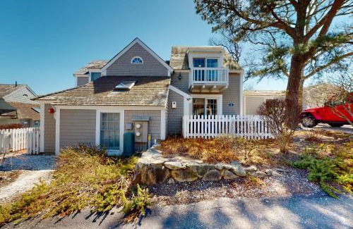 Mashpee House | Maushop Village Beach Getaway