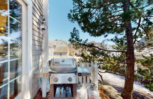 Mashpee House | Maushop Village Beach Getaway