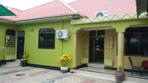Dar es Salaam Cabin | Mauya Executive Lodge
