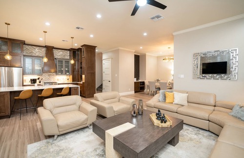 Downtown San Antonio House | MAVA Home- Lavaca District Gem!