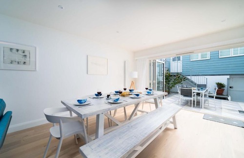 St Ives House | Mavericks