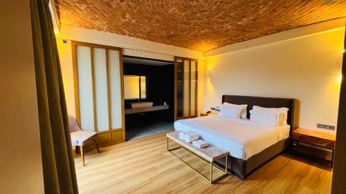 Badami Resort | Mavi Retreat