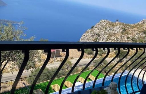 Faralya House | Mavi ve yeşilin sonsuz tonu (Villa blueview )