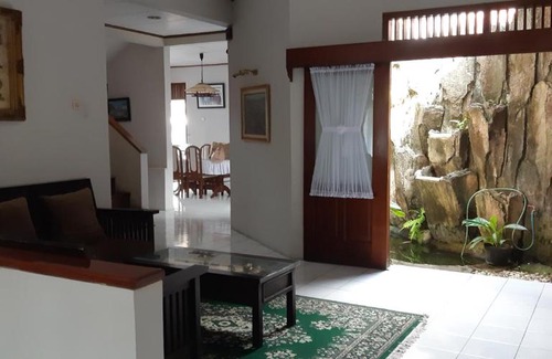 Salatiga Villa | Mawar house 8 salatiga