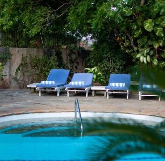 Kilifi Villa | Maweni House - Beachfront, Pool, AC & Cook