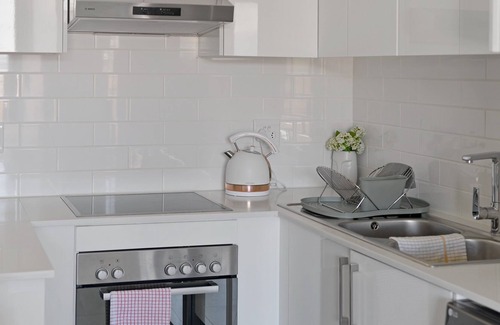 Observatory Apartment | Mawethu | Charming Observatory Apartment | Pool