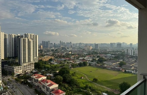 Sentul Pasar Apartment | Maxim City Lights, 28th Floor City View with Balcony