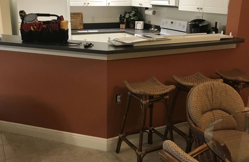 Pelican Condo | May-Nov’24 DISCOUNTED! Ask for rates. Upscale Gated Community! 2+2, pool, gym