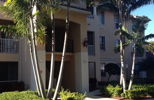 Pelican Condo | May-Nov’24 DISCOUNTED! Ask for rates. Upscale Gated Community! 2+2, pool, gym
