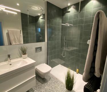South Twickenham House | May Road, stylish townhouse
