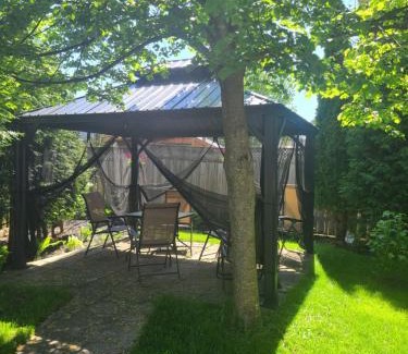 Port Perry Bed & Breakfast | Maya Bed and Breakfast