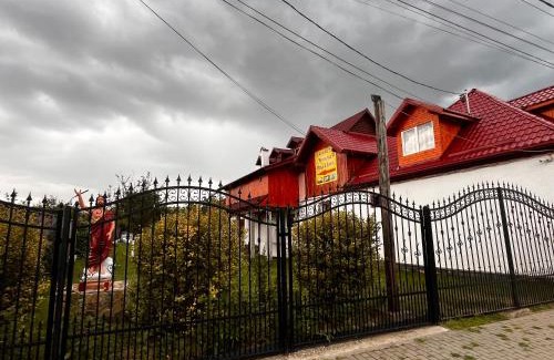 Cartisoara House | Maya & Elena