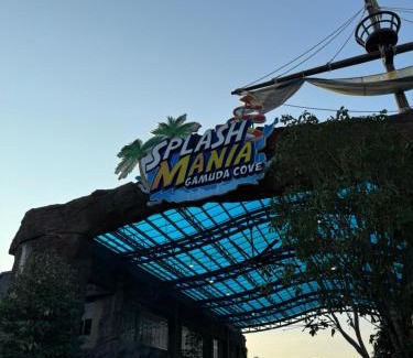 Kuala Langat District Apartment | MayaBay Residence Splash Mania Gamuda Cove by AZF Homestay