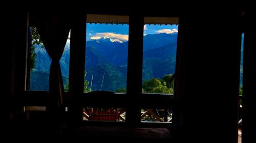 Pelling Hotel | MayaTels - Maya Eco Huts, Pelling
