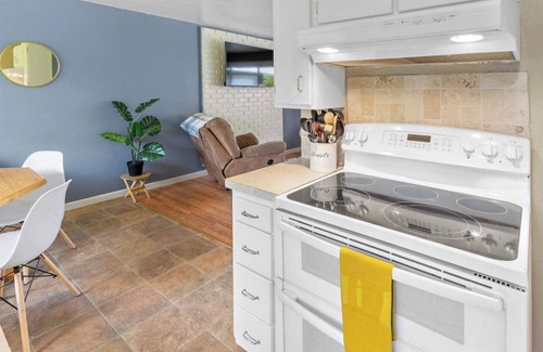 Forks Cottage | Mayberry Cottage minutes to La Push Beach