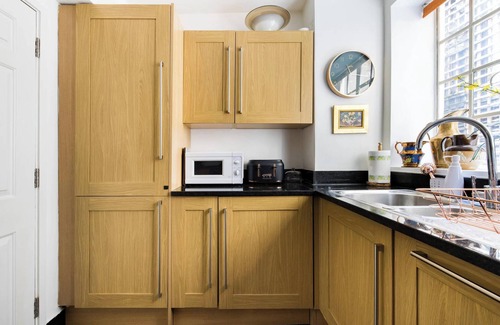 Mayfair Apartment | Mayfair W/ac 3-bed-5guests Berkeley Square