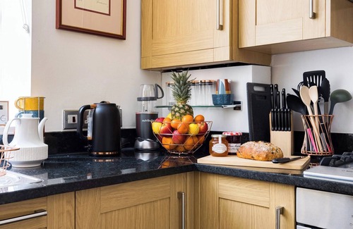 Mayfair Apartment | Mayfair W/ac 3-bed-5guests Berkeley Square