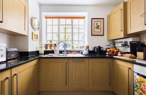 Mayfair Apartment | Mayfair W/ac 3-bed-5guests Berkeley Square