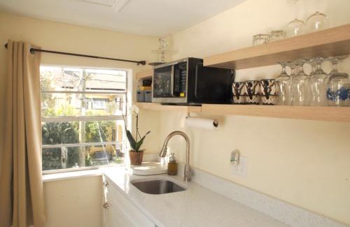 Downtown Historic District House | MayLi Place Luxury King Suite Downtown St Augustine