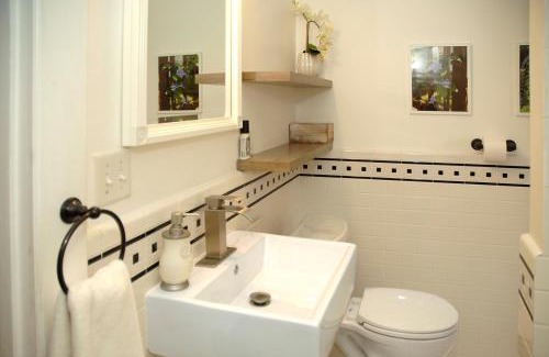 Downtown Historic District House | MayLi Place Luxury King Suite Downtown St Augustine