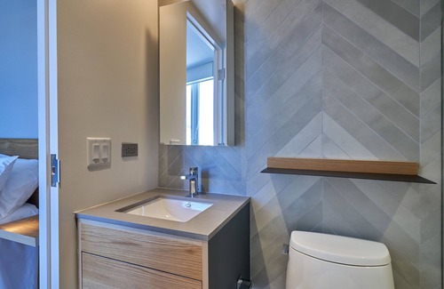 Blanco - Culver Crest Hotel | Mayumi