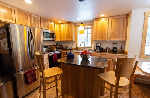 Winthrop Cabin | Mazama Mountain Hideaway is waiting to be your basecamp for fun! Now with A/C!