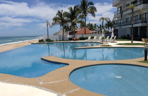 Cerritos Condo | Mazatlan Oceanfront Pearl Tower 705A
