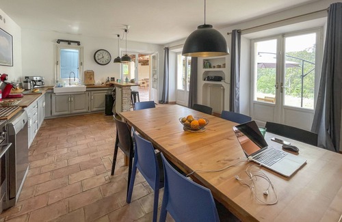Tourrettes-sur-Loup Villa | Mazet Pascaressa - Beautiful holiday home with large infinity pool