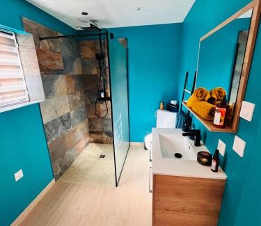 Puget-sur-Argens Apartment | Mb Room - Appartement jacuzzi 4 étoiles Merveille
