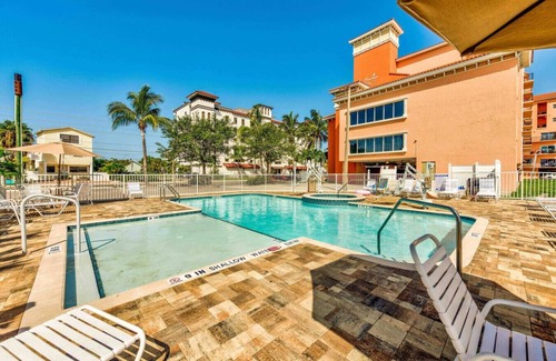 Madeira Beach Condo | MB1705 · Penthouse Water View, Steps to Sandy Beach