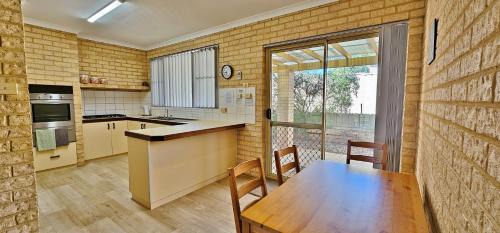 Kalbarri House | Mbale - Kalbarri, WA