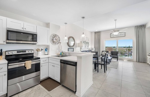 Madeira Beach Condo | MBR 1507 - Coastal retreat in Madeira Beach!
