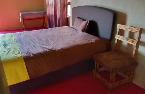 Nanyuki Bed & Breakfast | Mbuni Cottage