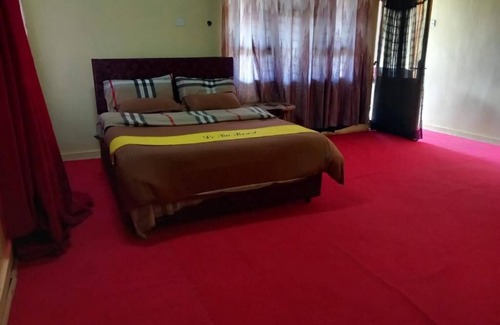 Nanyuki Bed & Breakfast | Mbuni Cottage