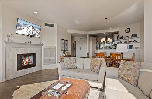 Century West House | MBV 511 | Mt Bachelor Village Resort, river views new deck and hot tub