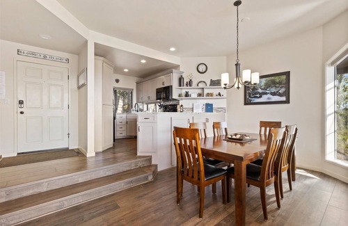 Century West House | MBV 511 | Mt Bachelor Village Resort, river views new deck and hot tub