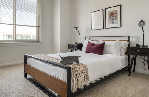 McLean Apartment | Mc Lean 2BR with Amenities and Concierge