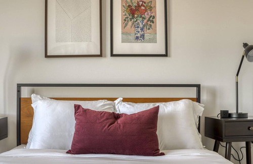 McLean Apartment | Mc Lean 2BR with Amenities and Concierge