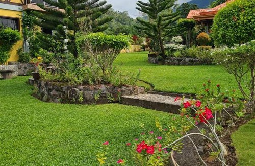 Mambajao Apartment | Mccormick-Residence Gardens Resort