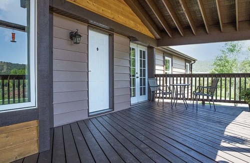 Burns House | McCoy Mountain Hideaway