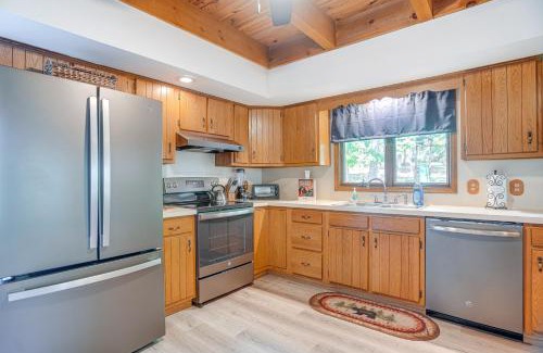 Massanutten House | McGaheysville Home with Screened Porch and Gas Grill!